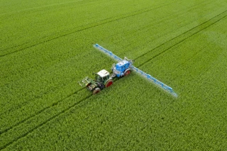 Glyphosate : la Commission va renouveler l’autorisation pour dix ans