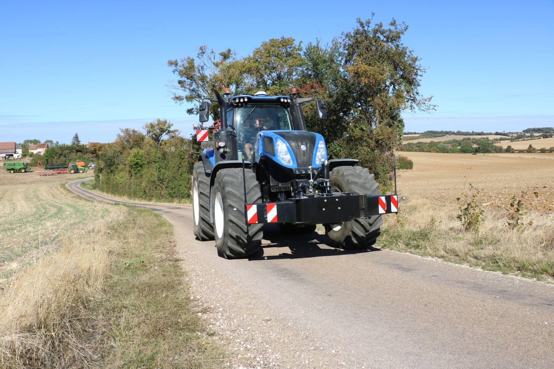 Tracteur homologué à plus de 40 km/h : quelles règles appliquer ?