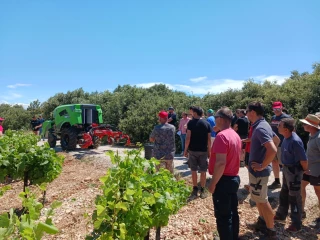 Succès pour la caravane de démonstrations de matériels viticoles