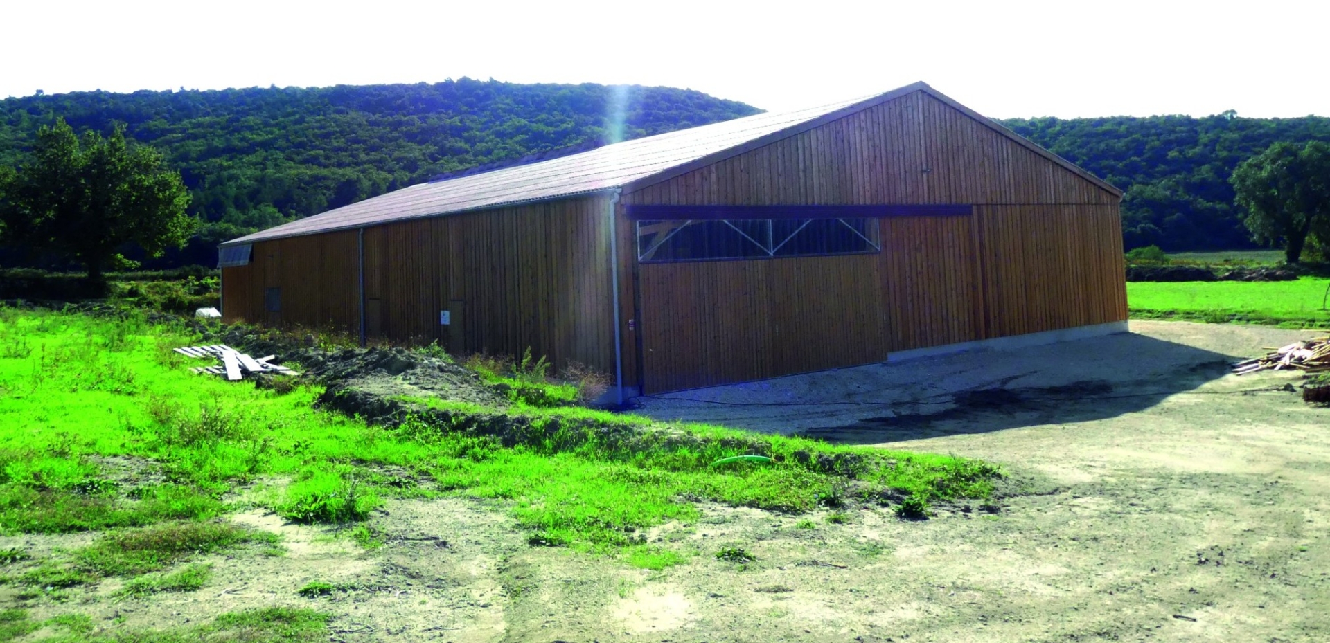 La Bergerie des Près : un bâtiment flambant neuf pour des brebis venues de Corse