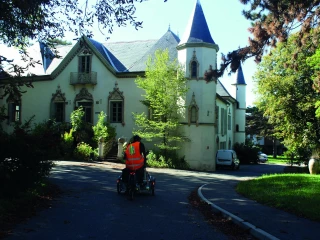 Aux quatre coins de la France,  des balades en triporteur à tout âge